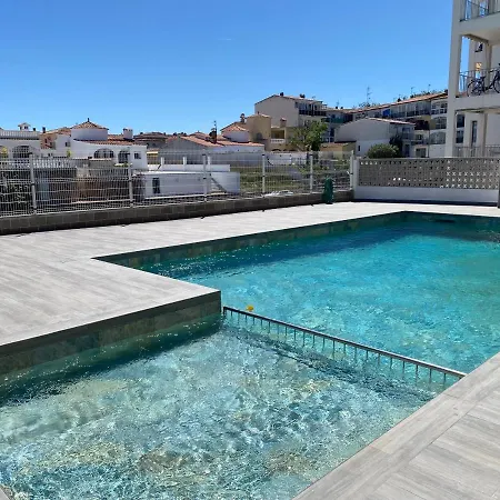 Lcdm Apartamento Vista Canal Y Piscina Comunitaria Apartment Empuriabrava