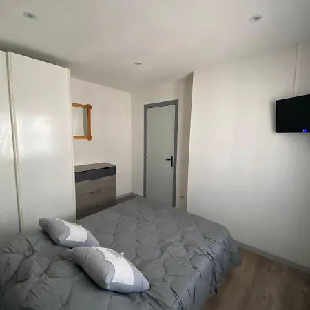 Lcdm Apartamento Vista Canal Y Piscina Comunitaria Apartment Empuriabrava